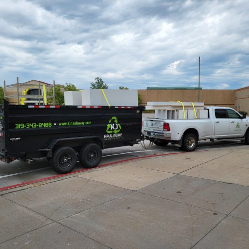 Retail Store Clean Out in Center Point, IA by KJ Haul Away